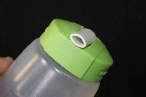 Rubbermaid 32 oz Water Bottle Flip Straw Lid 7F86 Drink Container Green Lid guc! - Picture 4 of 13