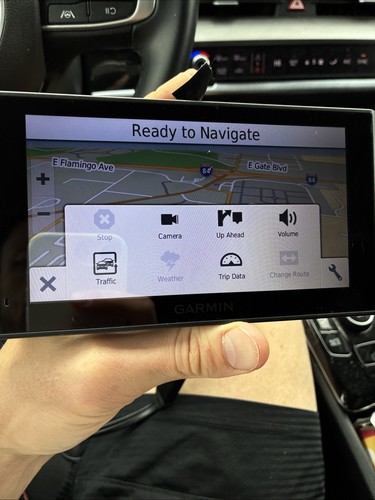 Garmin nuviCam 6" GPS Navigation with Built-in Dash Camera Bundle Excellent - Picture 5 of 8