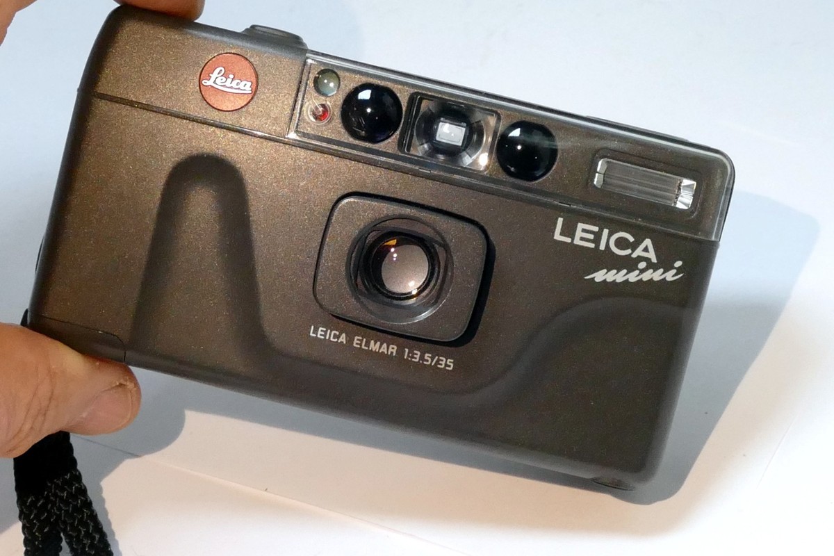 Leica mini ライカミニ ELMAR 35mm ｆ3.5 Leica Mini 35mm Film Camera w/35mm f3.5 Elmar Lens - near