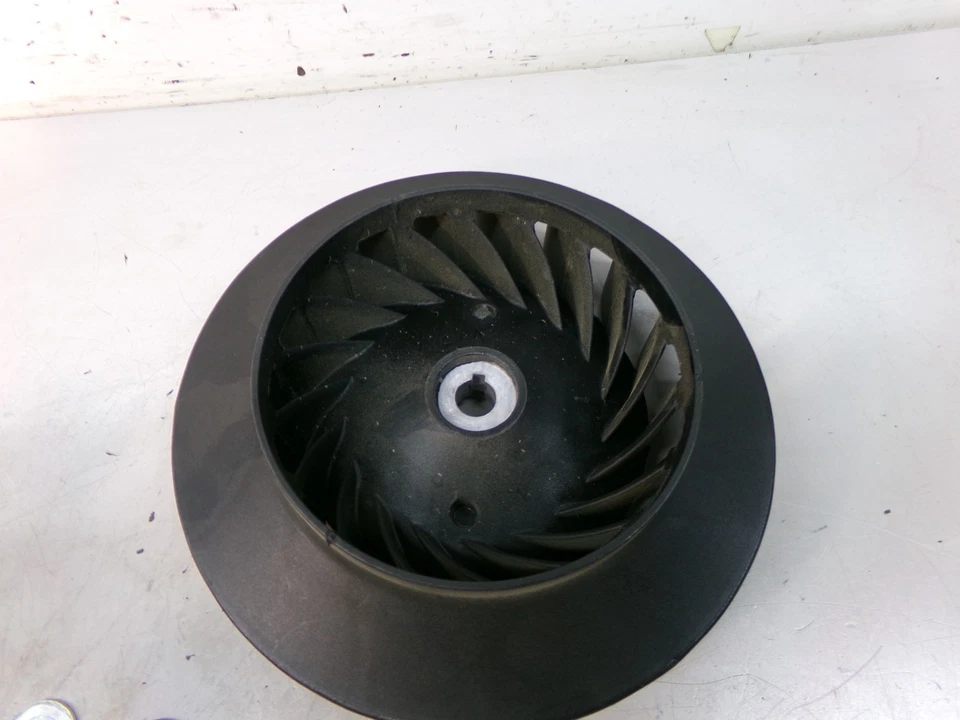 Ventilador de refrigeración del motor 1 k millas para Piaggio Vespa Primavera 125cc 2024 VE8 Foto 3 de 4