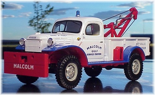 GULF Malcolm Station 1946 Dodge Power Wagon Tow Truck 19-2473 MIB FG 1/30 Scale - Picture 3 of 4