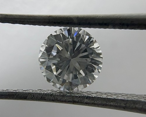 0.53 carat Natural Diamond | GIA certified | Shape - Round | Color- F | SI1 - Picture 4 of 8
