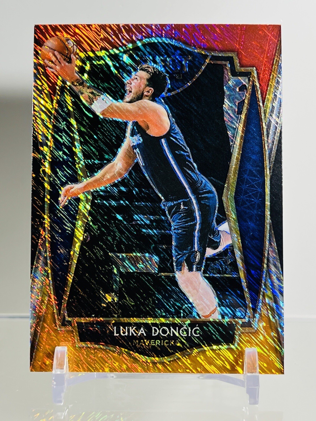 2020-21 Select Luka Doncic Premier Level Red White Orange Shimmer Prizm #150