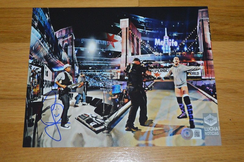 Living Colour ~ Corey Glover Autographed Color 8x10 Photo with Beckett Hologram