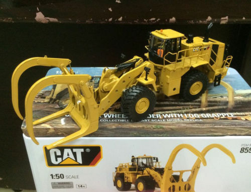 Caterpillar Cat 988K Wheel Loader With Log Grapple 1:50 DieCast Masters DM85917 - Picture 9 of 10