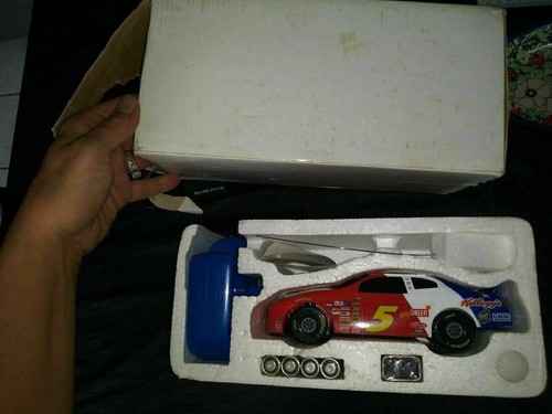 NASCAR Action Terry Labonte #5 - 2004 Chevrolet Monte Carlo - Kellogg's Olympics - Picture 11 of 12