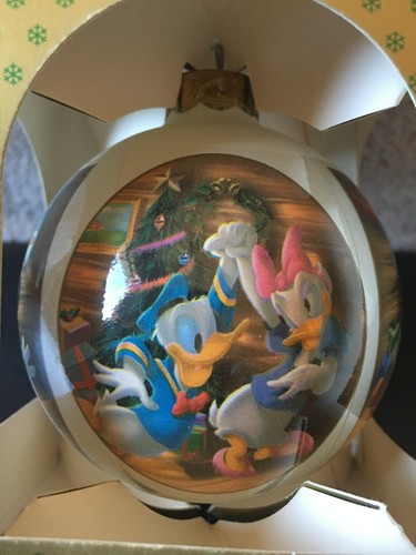 VTG Disney Seasons Greetings 2000 Family Holiday Party Christmas Ornament In Box - Picture 8 of 8