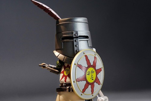 EMONTOYS DARK SOULS Solaire of Astora Deformed 110mm Action Figure - 第 13/24 張圖片