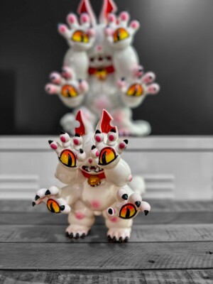 GRAPE BRAIN x STRANGECAT TOYS DAINIGIRUJIN - 8 INCHES TALL