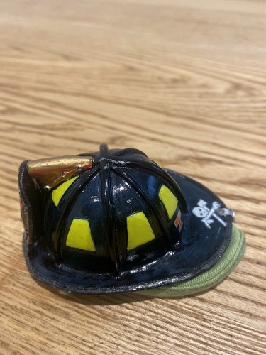 Miniature Americian Firefighters Helmet - Picture 2 of 6