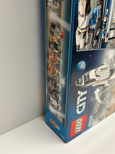 LEGO 60229 CITY Rocket Assembly & Transport 1055pcs (NEW) - Picture 8 of 8