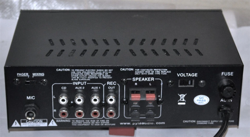 PYLE STEREO POWER AMPLIFIER W/ USB/CD/AUX INPUTS MODEL PTAU45 2 X 120 WATT GOOD - Image 2 of 2