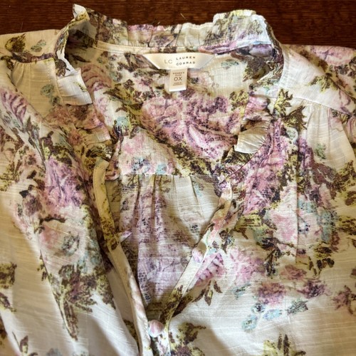 Lauren Conrad Plus Women's Size 0X Pink Floral Shirt Button Down Blouse - Picture 6 of 11
