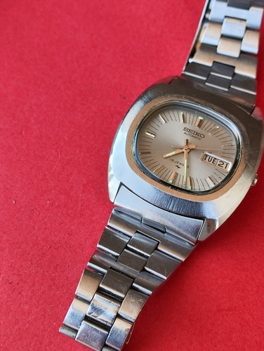 Vintage Seiko 7006-5000 Automatic 19J Day/Date Mens Wristwatch_3567 - Picture 5 of 10