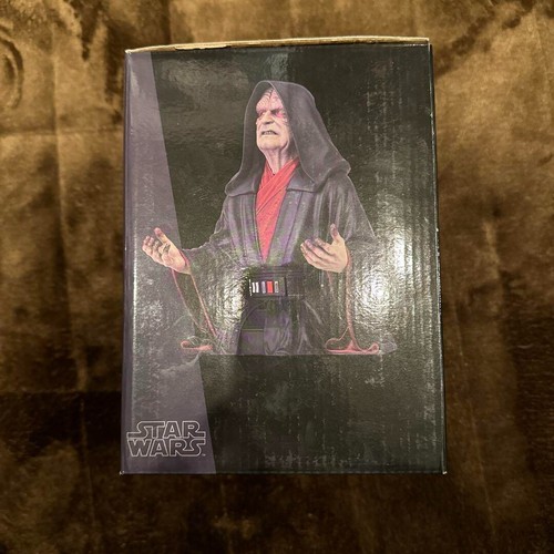 GENTLE GIANT DIAMOND SELECT TOYS 1/6 SCALE MINI BUST EMPEROR PALPATINE - Picture 9 of 9