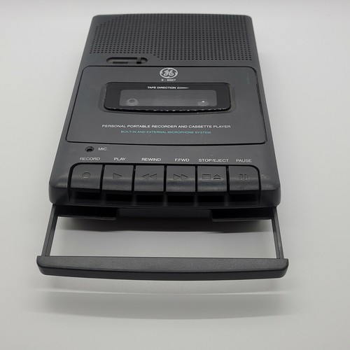 Vintage GE Personal Portable Recorder & Cassette Player model 3-5027A FOR PARTS - Picture 7 of 9