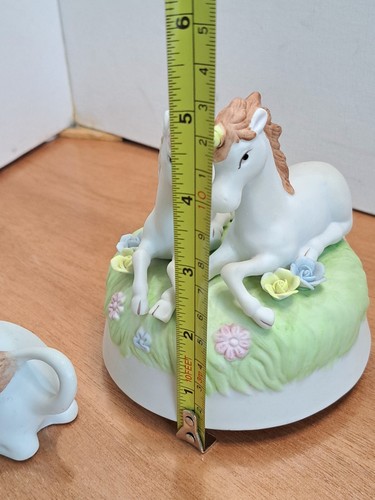 Vintage 1983 Aldon Unicorn Figurine & Music Box Porcelain Joan Berg Victor - Picture 7 of 7