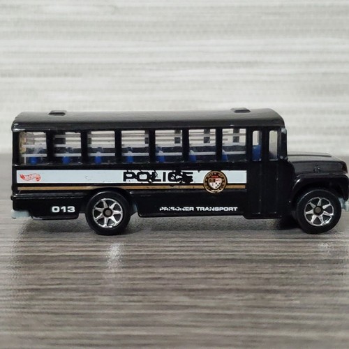 Hot Wheels 1989 Prisoner Transport 013 Bus Black W/ White & Gold Colored Stripes - Picture 3 of 8