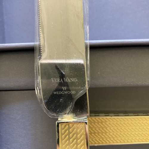 Vera Wang Wedgwood ~ Con amor ~ Juego de 2 piezas dorado para servir pasteles ~ Nuevo en caja - Imagen 7 de 11