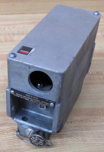 Cutler Hammer/Eaton 10316H50D Limit Switch - Imagen 4 de 6
