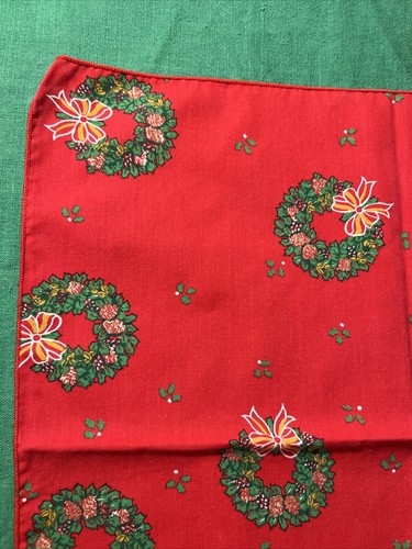 Christmas Cloth Red Green Christmas Wreath Napkins 8 ct Approximately 16 X 16” - Picture 3 of 21