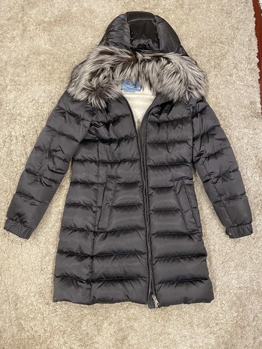 Chaqueta de plumón Prada. - Imagen 5 de 9