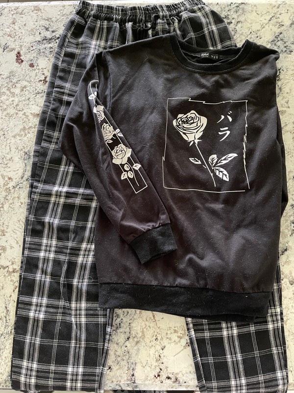 Lot 2 Pieces BLACK PLAID CASUAL PANTS w POCKETS and Black Rose Top SIZE S
