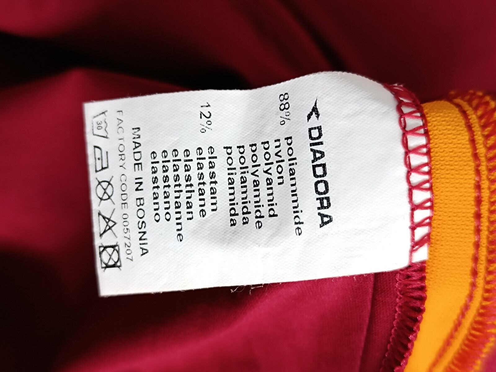 Foto 9 di 10