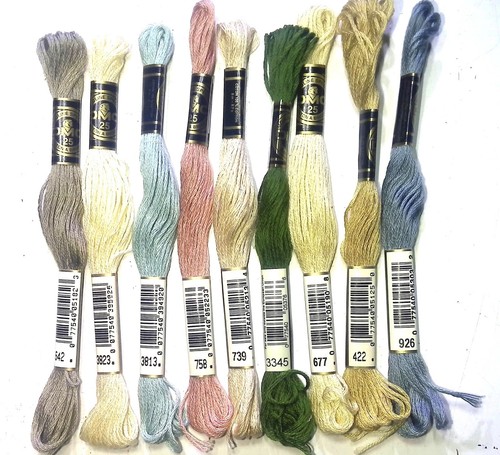 VTG. DMC LOT OF 9 EMBROIDERY THREADS 8.7 YDS ASSORTED COLORS CROSS STITCH - Picture 4 of 6