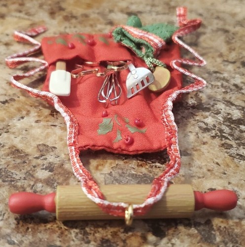 Hallmark Keepsake Merry Kitchen Magic Apron Ornament Dated 2006 NIB HARD 2 FIND - Picture 9 of 18