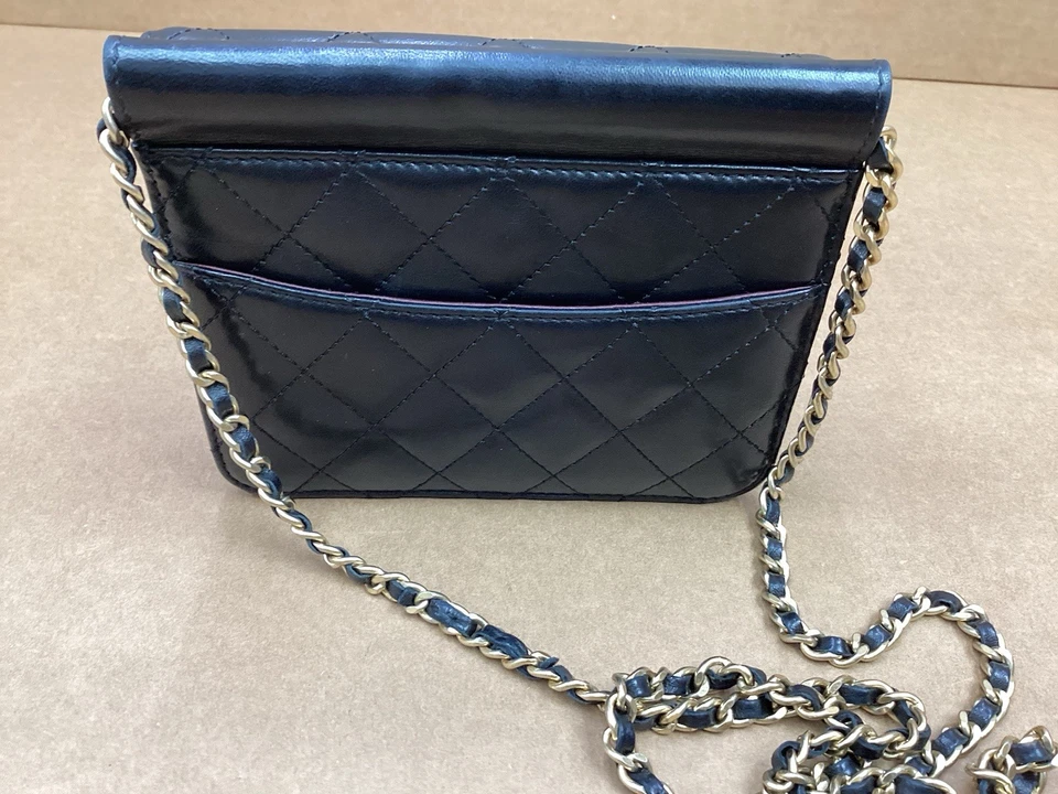Bolso Bandolera Chanel Vintage Clásico Negro Mini Atemporal Foto 3 de 4