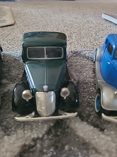 Lot Of 3 Diecast Ford 1/24. Classic Vintage. Ford Coupe, Pickup, Delivery - Picture 22 of 24