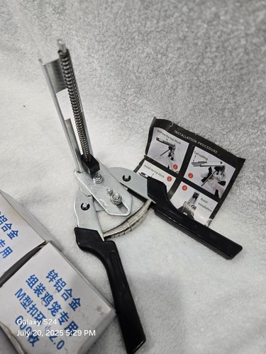 Kit de alicates para anillos de uñas con 2400 piezas clips M para fijación de cercas, tapicería... - Imagen 2 de 11