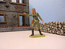 1 Elastolin Painted 7cm WW11 Based German Officer Firing July. Listing 