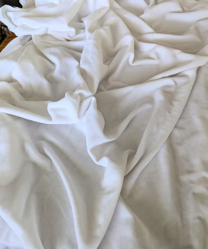 Remanente de tela de ropa deportiva de terciopelo blanco - 2 yardas x 60" de ancho - peso pesado Foto 3 de 4