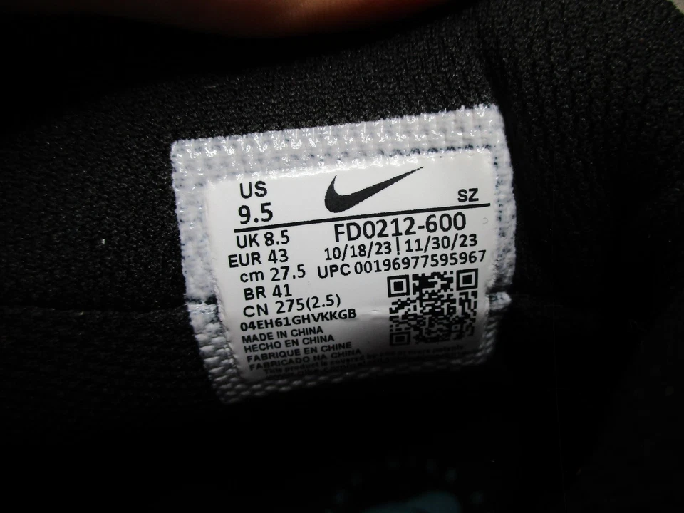 Nike ACG Torre Mid WP Boots Mens Size 9.5 Red Blue Pink Hiking Suede FD0212-600 - Image 2 of 4