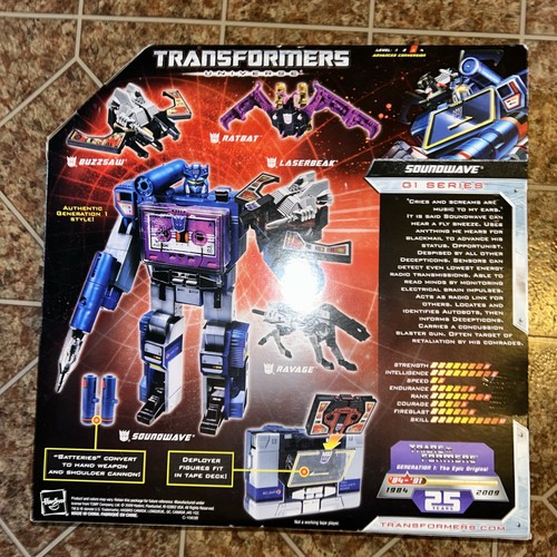 2009 Hasbro SDCC 25 YEARS SOUNDWAVE Transformers Universe Action Figure NEW - Picture 8 of 12