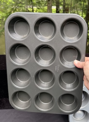 Wilton 12 Cup Muffin Pan Non-stick Excellent Condition High Quality