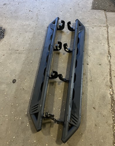 2019-25 Chevy Silverado Sport OEM Step Bars 1500/2500