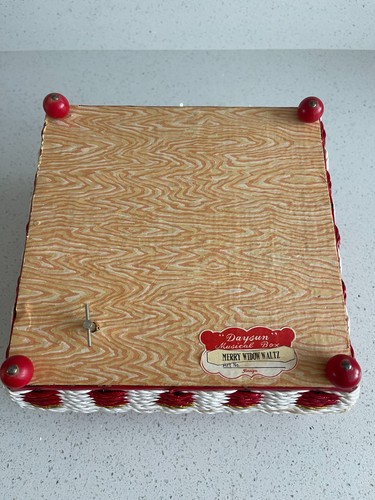 Daysun Vintage Wicker Musical Sewing Box - Japanese VGC - Picture 6 of 6