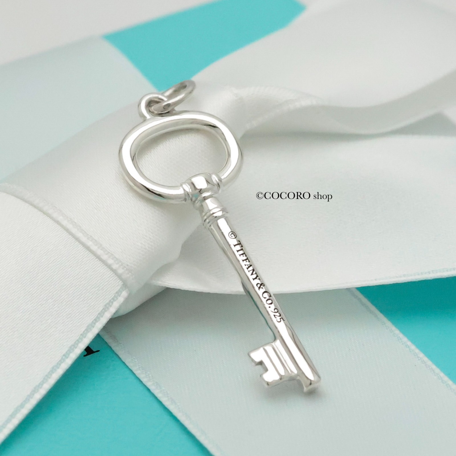 Authentic Tiffany & Co. Oval Key Pendant Charm Sterling Silver 925 w/Pouch