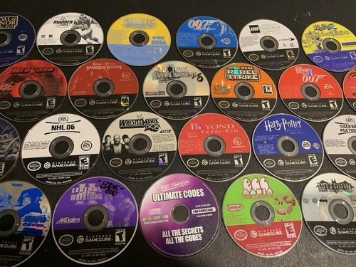 Console Nintendo GameCube nera con 33 dischi di gioco + controller e ganci OEM! - Foto 12 di 22