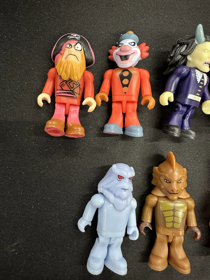 Лот из 7 мини-фигурок персонажей Cobi Scooby Doo Micro Velma Clown - Изображение 2 из 3