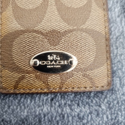 Coach Ausweis Schlüsselband Gepäckanhänger Signatur beschichtetes Canvas Leder khaki Sattel 63274 - Bild 5 von 10