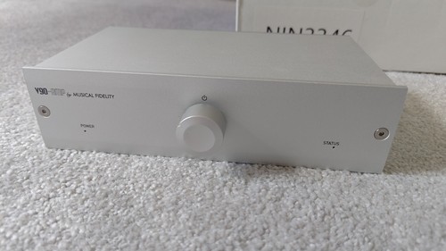 Musical Fidelity V90-AMP Integrated Stereo Amplifier with Built-in DAC – Silver - 第 1/7 張圖片