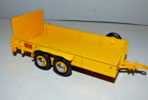 Britains Salop MT50 4 wheel trailer Autoway yellow 1:32nd