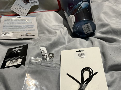 SEAWORLD REUSABLE BAG,BUNDLE NECKLACE, SHIRT PINS, KEYCHAIN, POUCH,PLUS MORE NEW - Picture 24 of 24