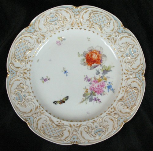12 KPM Berlin Hand Painted Floral Meadow Molded Gold Scrollwork 10 1/4" Plates - Picture 5 of 24
