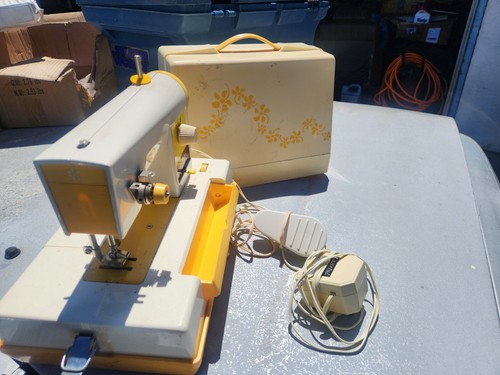 Macchina da cucire giocattolo vintage per bambini anni '70 fatta in Giappone Sears Kenmore - Foto 5 di 9