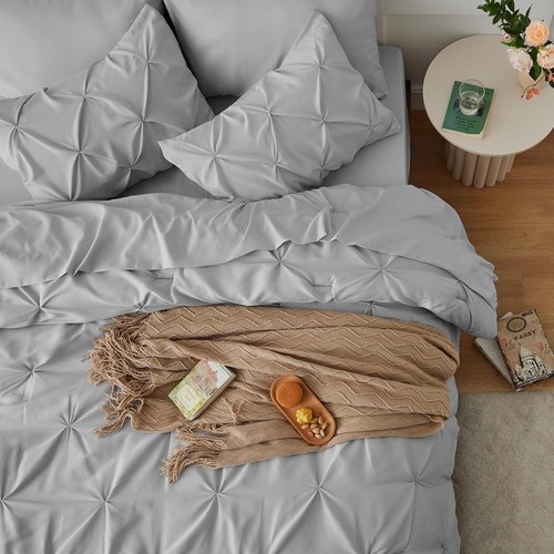 Transform Your Bedroom with a King Size 7-Piece Pinch Pleat Comforter Set - Picture 5 of 8